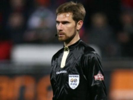UEFA appoint Romanian referee for Dynamo - Bordeaux