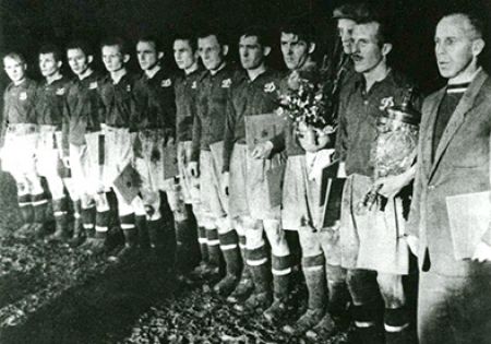 Epochal triumph sixty years ago: “cossack” pants, preferans and football