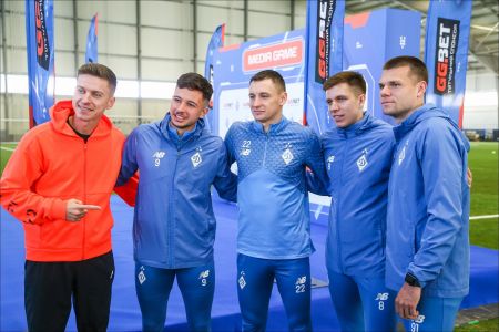 «Динамо» провело спільне з представниками ЗМІ тренування у Києві