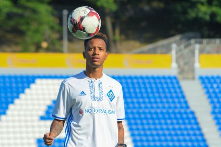 TCHE TCHE: presenting Dynamo newcomer