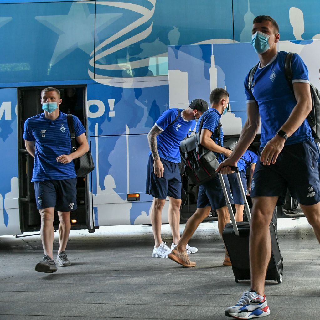 Dynamo arrive in Kharkiv