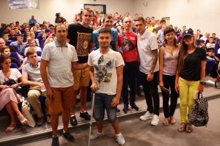 Фан-клуб «Динамо» благодарит Парафан-клуб за долгое и теплое сотрудничество