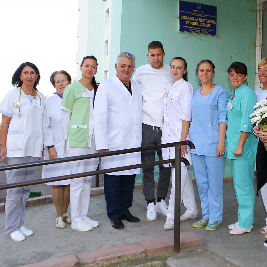 Artem and Hanna KRAVETS buy equipment for hospital delivery department