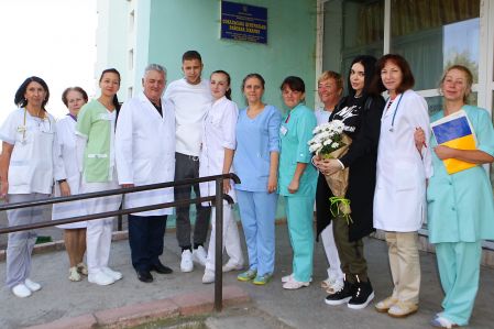 Artem and Hanna KRAVETS buy equipment for hospital delivery department