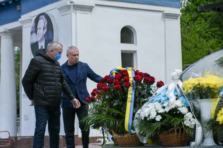 Tribute to Valeriy Lobanovskyi in Kyiv