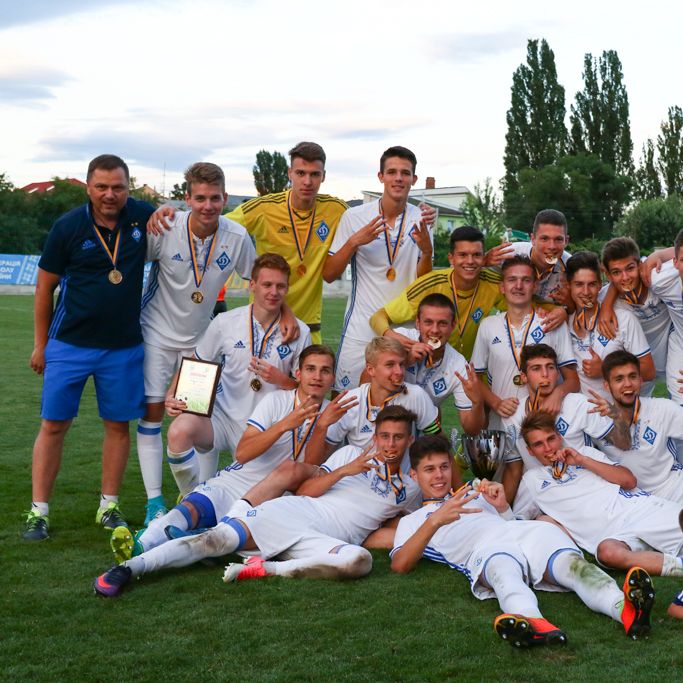 «Динамо» U-17 – Чемпіон ДЮФЛУ сезону 2016/2017!