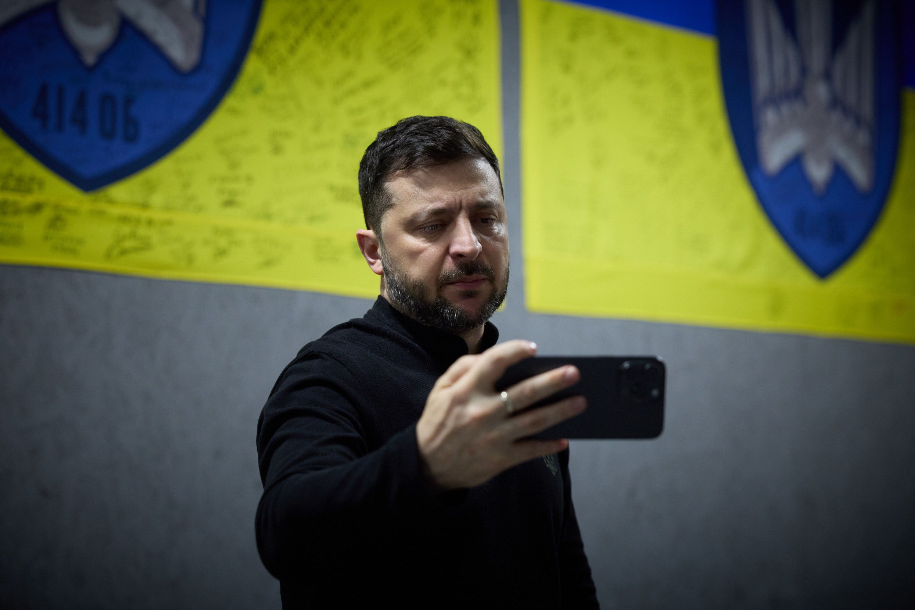 Доручив збільшити фінансування корпусів на ключових напрямках, обговорив це з командуванням – звернення Президента