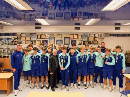 Вихованцям ДЮФШ «Динамо» вручили нагороди за підсумками чемпіонату Києва