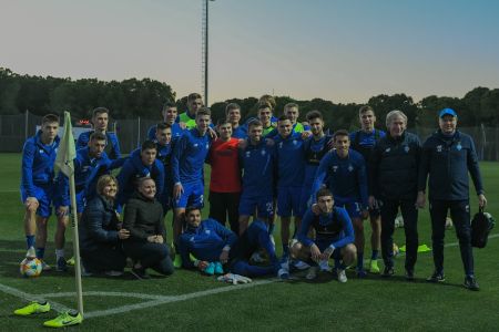 Dynamo meet fans at the training camp