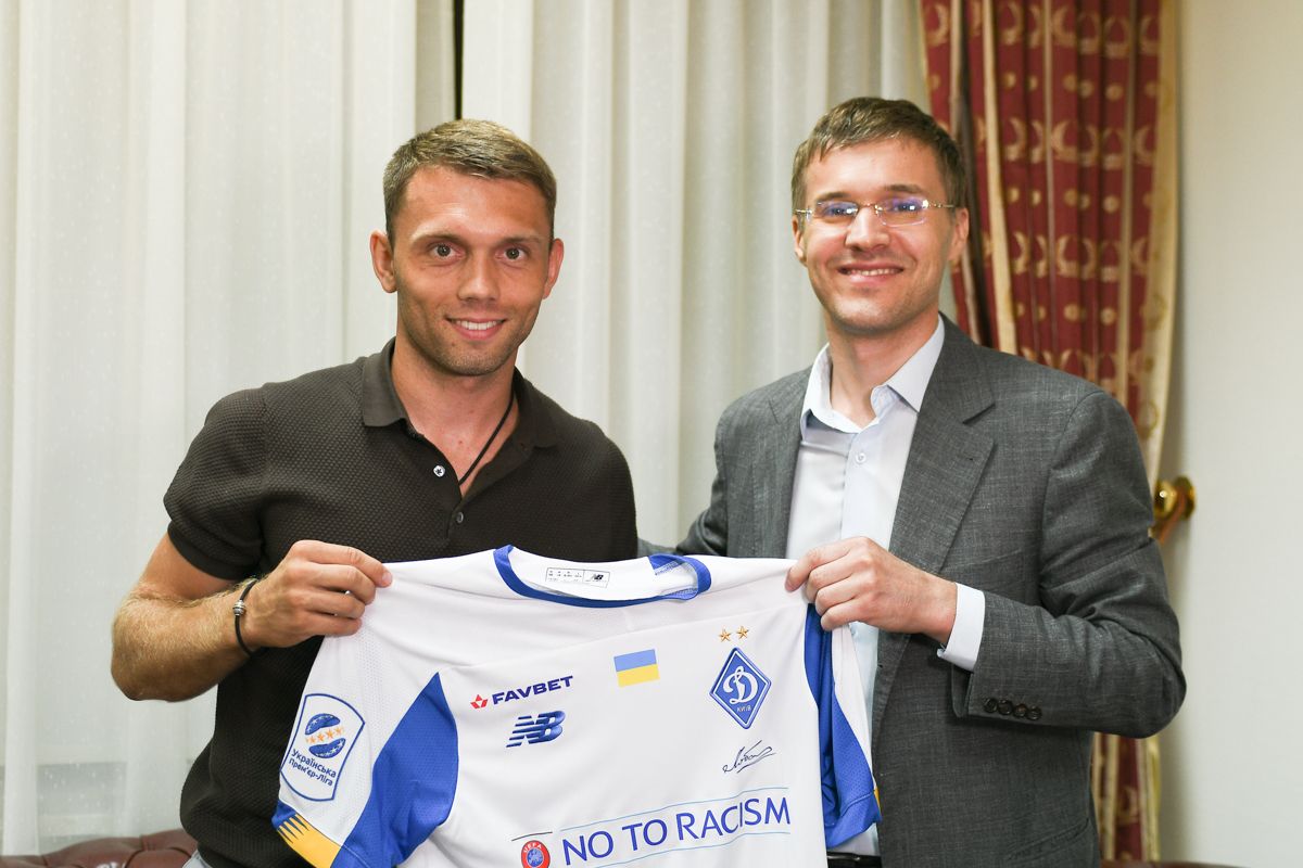 Анатолію Волку – 45! Вітаємо!