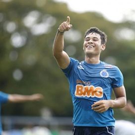 Dynamo opponent signs and lets go