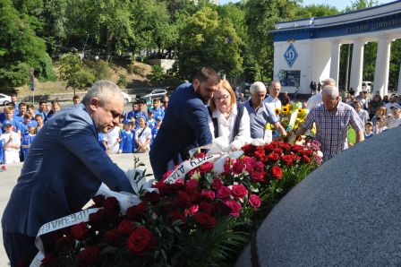 Ігор СУРКІС: «Ми пам'ятаємо і шануємо Валерія Васильовича Лобановського»