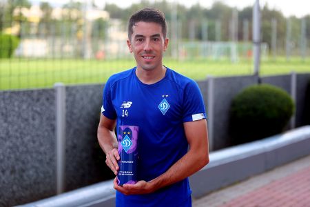 Carlos de Pena awarded by Favbet as Player of the year