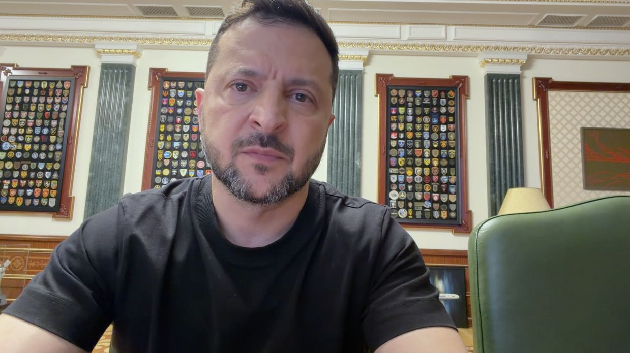 Повинна бути крапка в цій російській війні, і треба, щоб світ із цим нам допомагав – звернення Президента