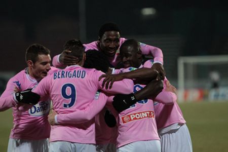 Ruben misses from the spot, but Evian qualify for Coupe de la Ligue quarterfinal