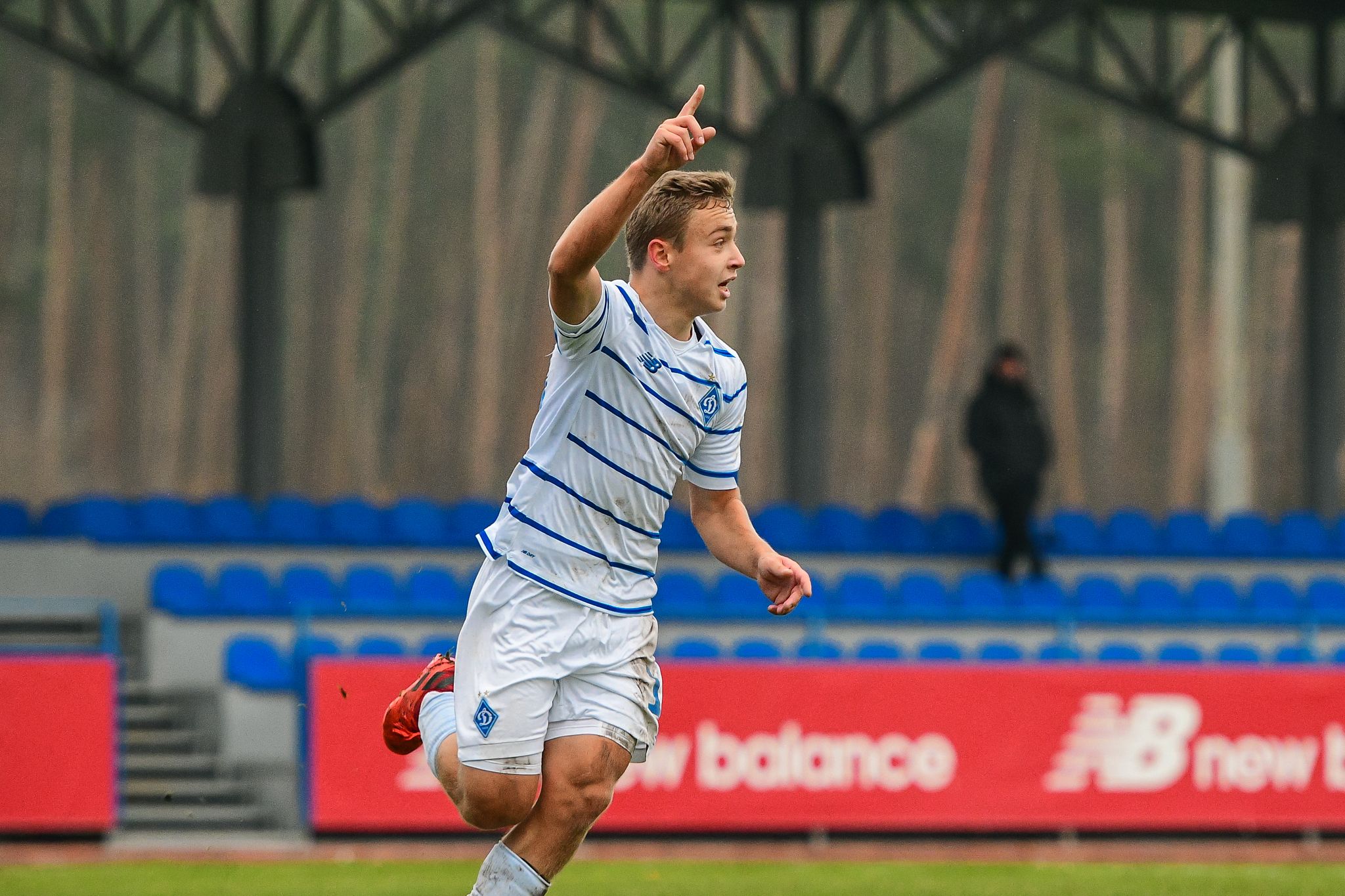 Антон Царенко підписав новий контракт з «Динамо»