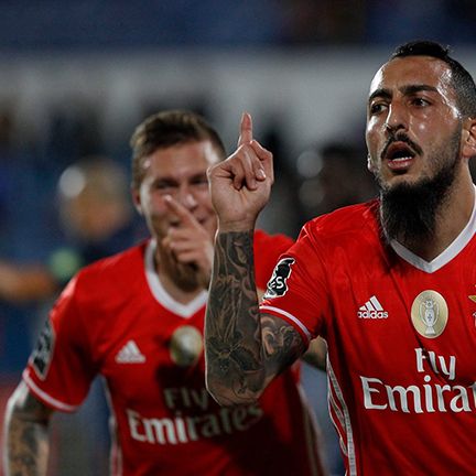 Another win leaves Benfica in Portuguese league 1st place