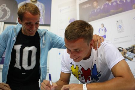 Welcome to second autograph signing session with Dynamo players!