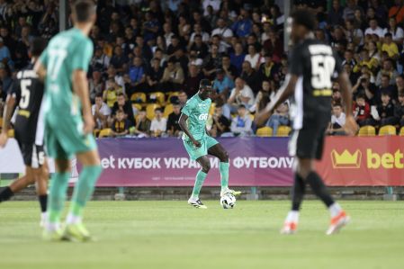 Aliou Thiare made his debut for Dynamo
