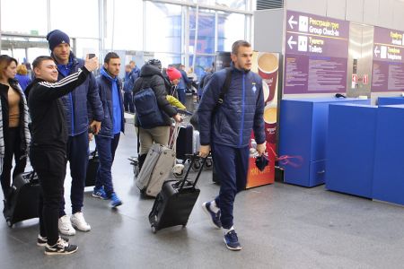 Dynamo leave for Naples