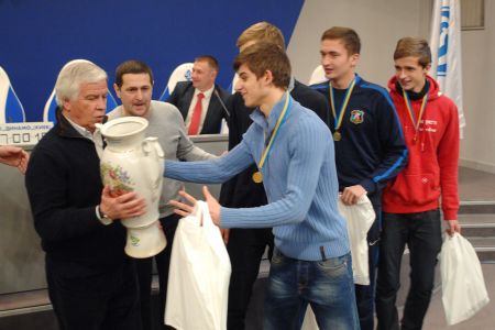На «Динамо» вшанували переможців «Ліги дворового футболу»