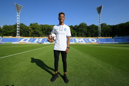 TCHE TCHE: “I like to work with the ball”