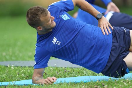 Dynamo in Austria: hitting the gym and stretching outside