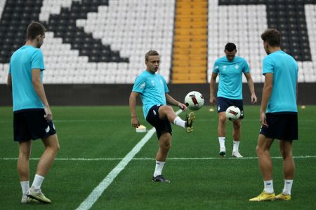 Training at Besiktas Park before decisive match