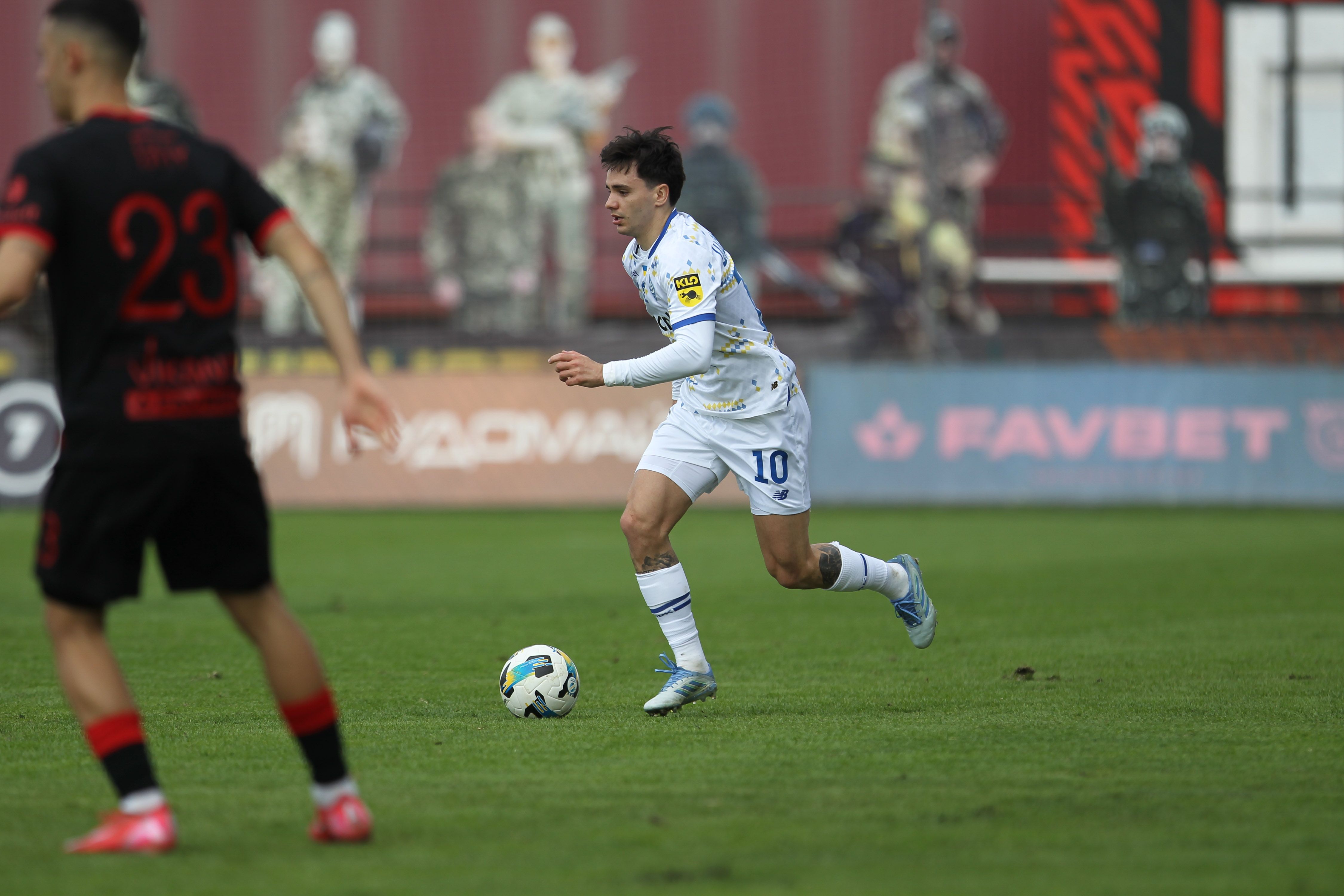 Mykola Shaparenko makes 200th appearance for Dynamo first team