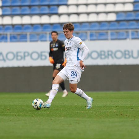 Vladyslav Zakharchenko makes his UPL debut for Dynamo Kyiv