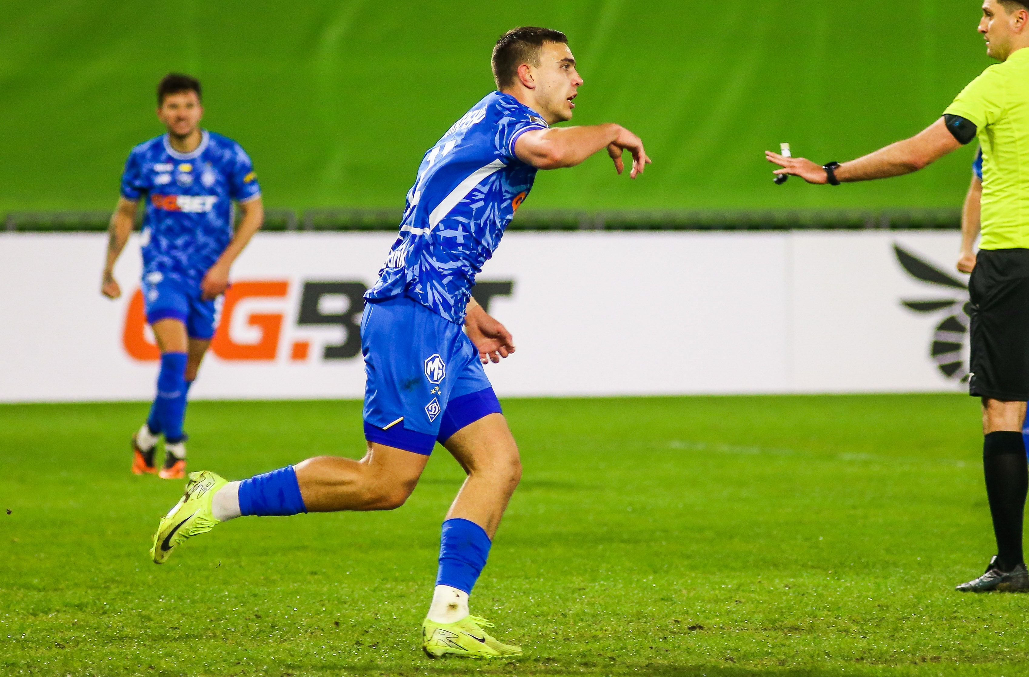 Дебютний виклик Матвія Пономаренка до національної збірної