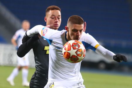 Vitaliy Mykolenko gets injured as Dynamo face Olimpik