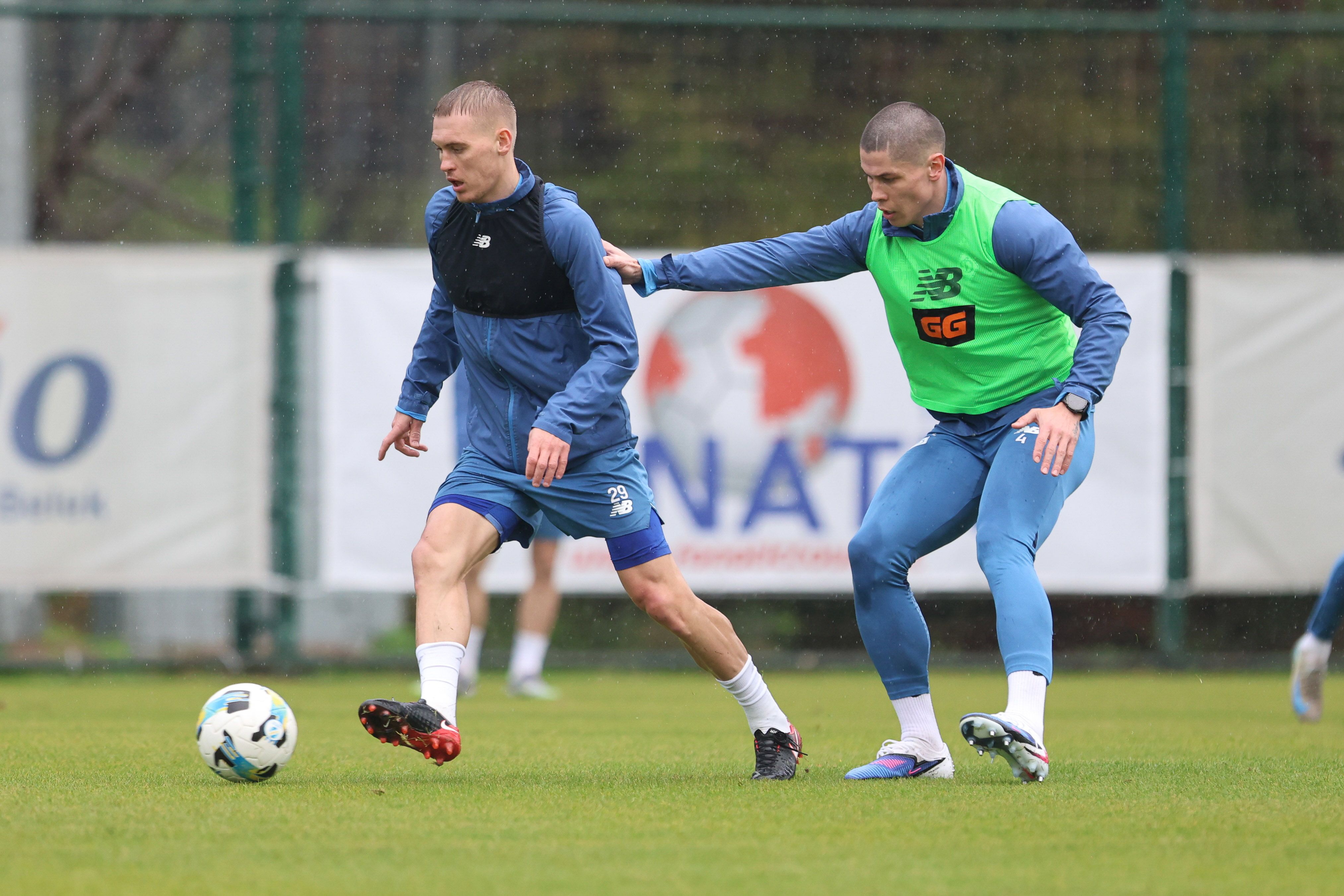 Зимові збори: вранці – аеробіка та стретчинг, ввечері – робота з мʼячами