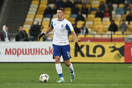 Vitaliy Mykolenko has muscle spasm