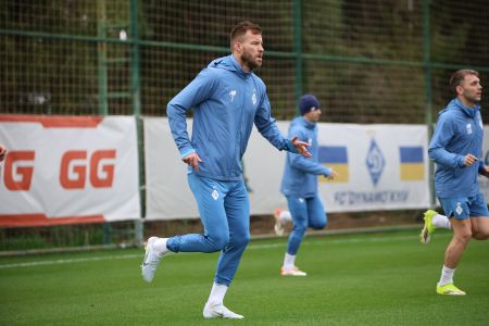 Зимові збори: тенісбол, удари та повернення Ярмоленка