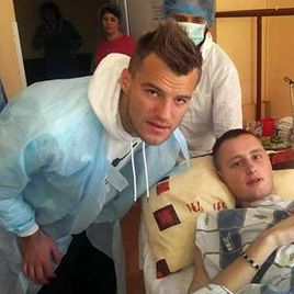 Andriy YARMOLENKO pays wounded soldiers a visit