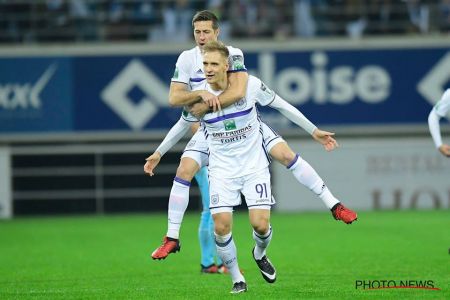 Teodorczyk’s brace hands Anderlecht away win against Gent