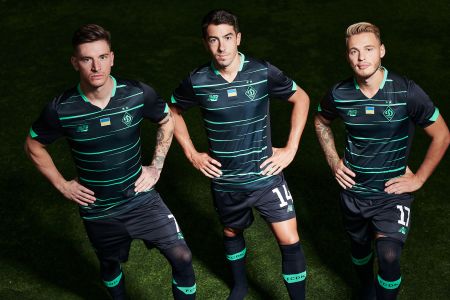 Dynamo present third kit