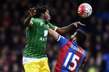 Norwich with Mbokani lose against Crystal Palace