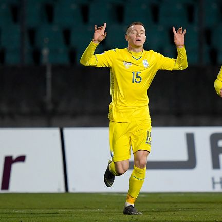 Debut goal by Tsyhankov helps Ukraine win in Luxembourg