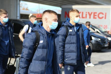 Dynamo arrive in Antalya