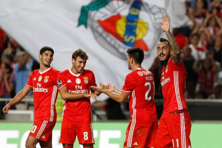 Benfica defeat Braga and take Primeira first place