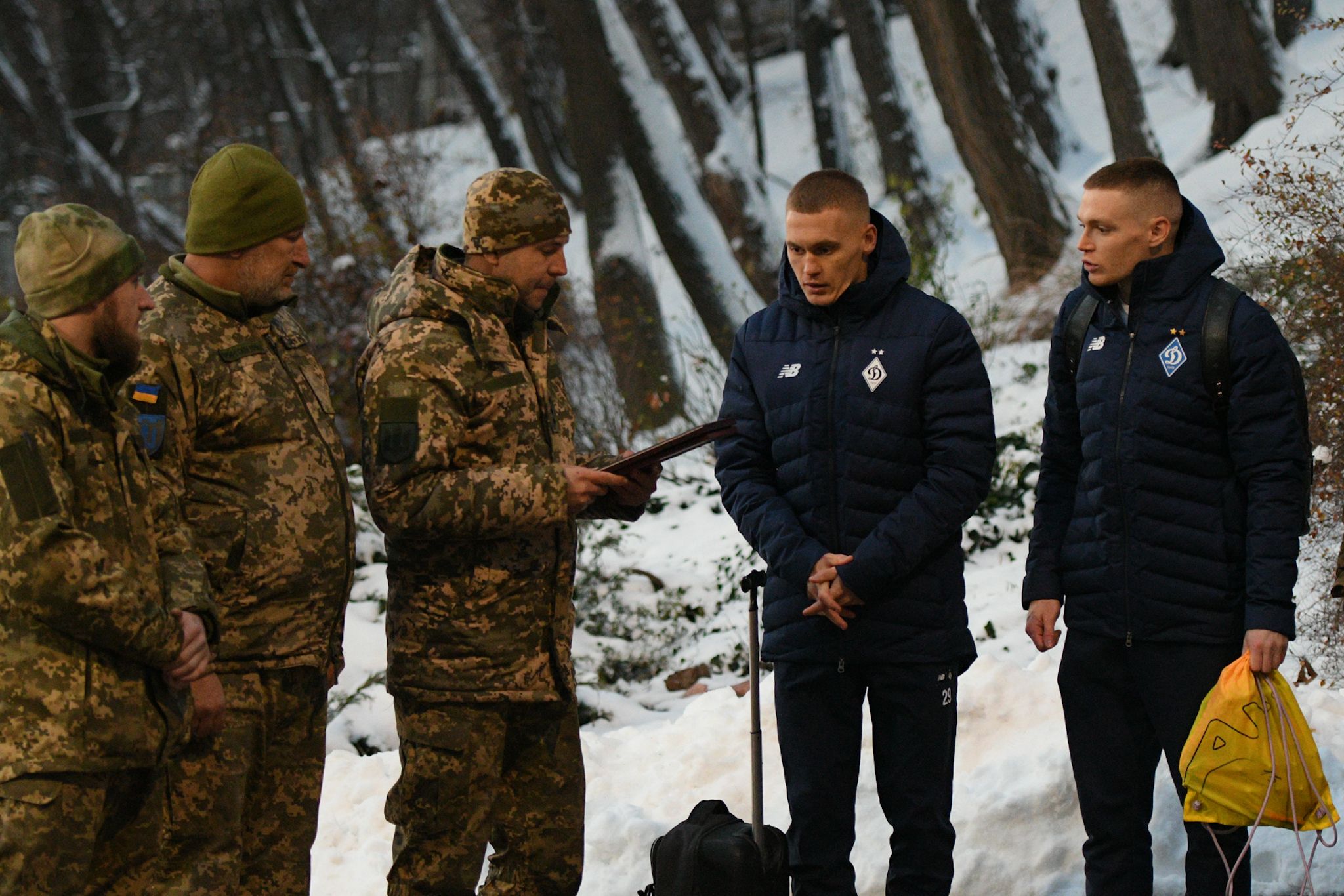Динамовцы получили благодарность от военных за помощь