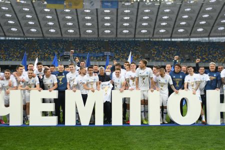 Dynamo fans meet the team at the training complex (VIDEO)