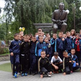 Young players visit Dynamo Stadium