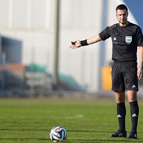 Guingamp – Dynamo. Officials from Slovenia