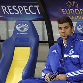 Aleksandar DRAGOVIC: “I see many people from my window”