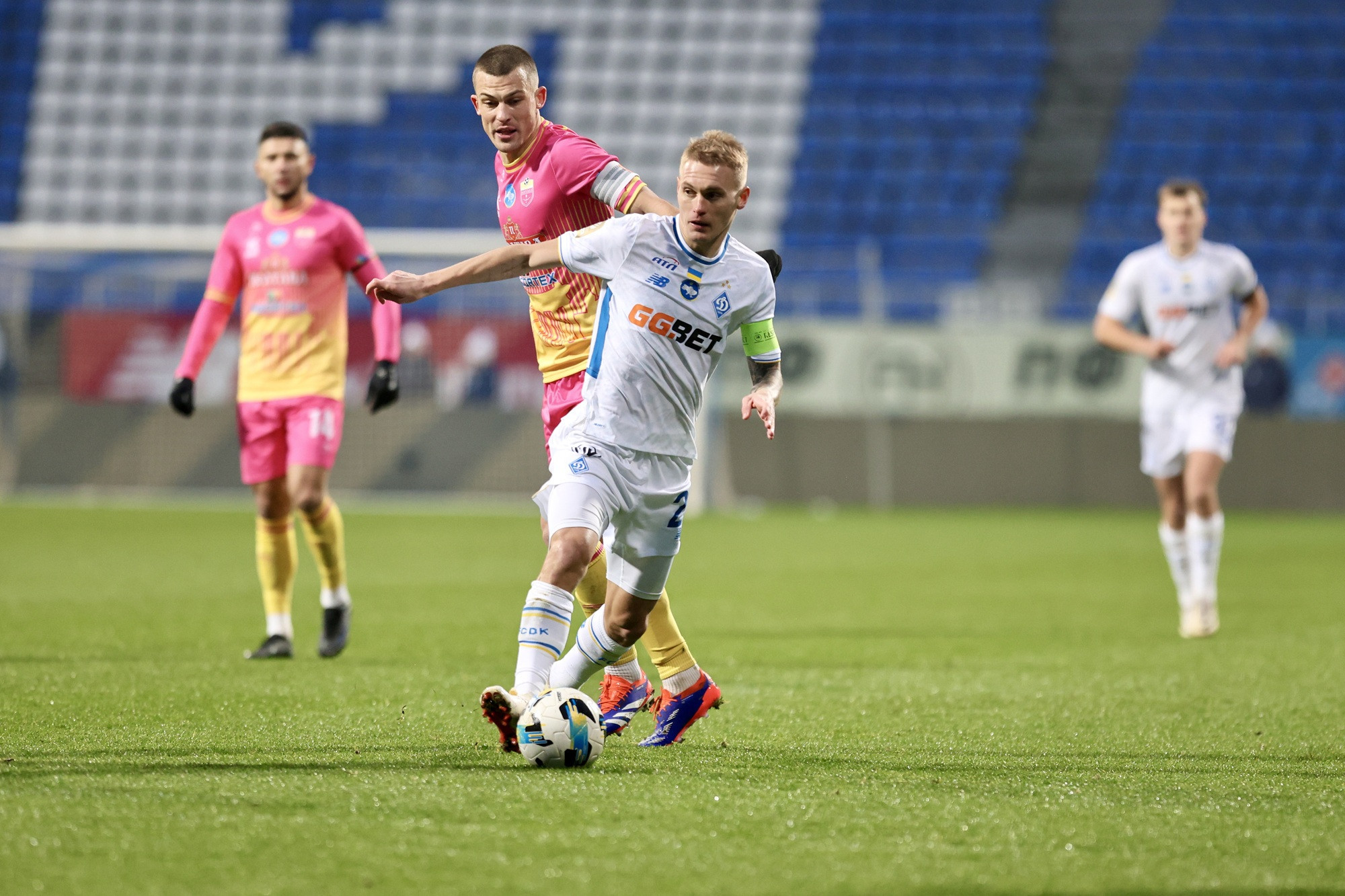 SC Poltava and Dynamo Kyiv will face at Livyi Bereh Arena.