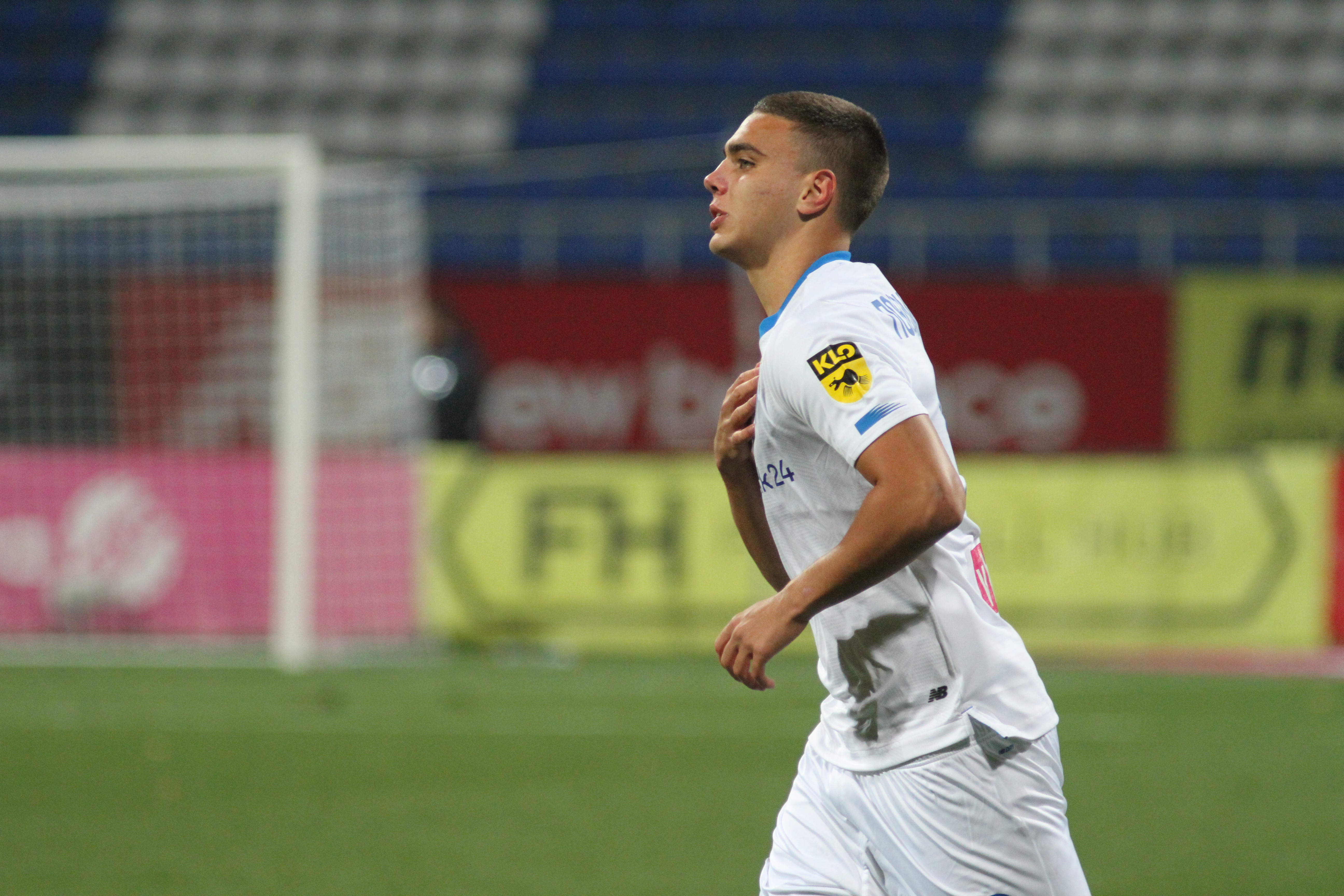 Matviy Ponomarenko makes his debut for Dynamo