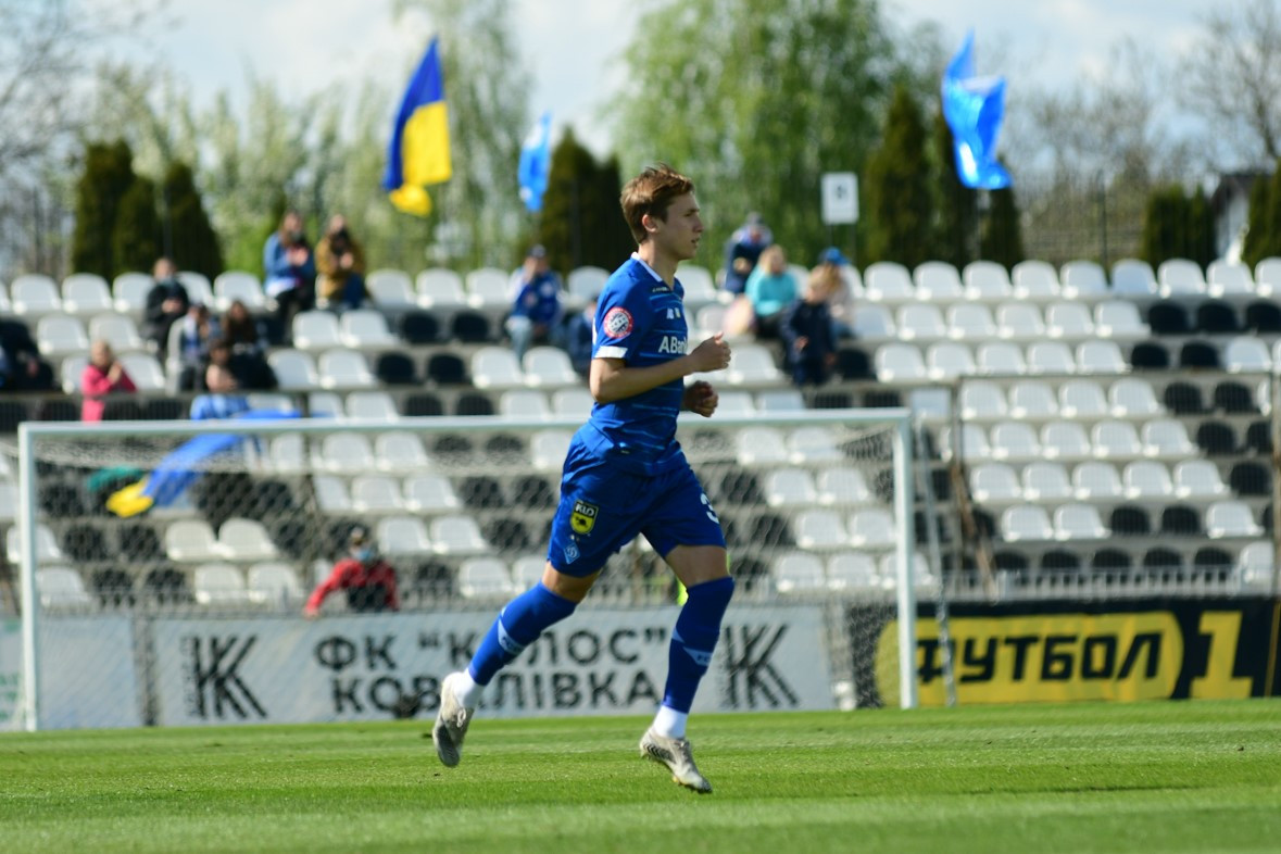 Vladyslav Vanat makes his debut for Dynamo